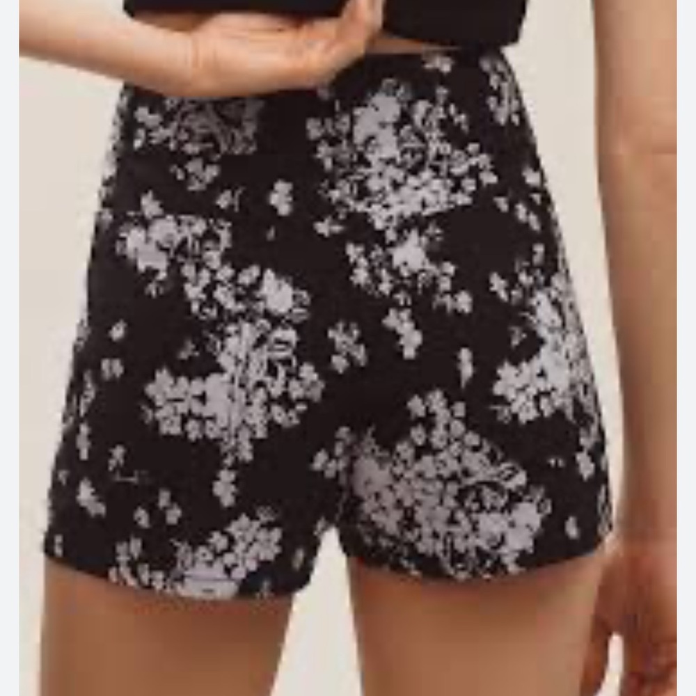 NWT Maeve Anthropologie Summit Short! Size 28